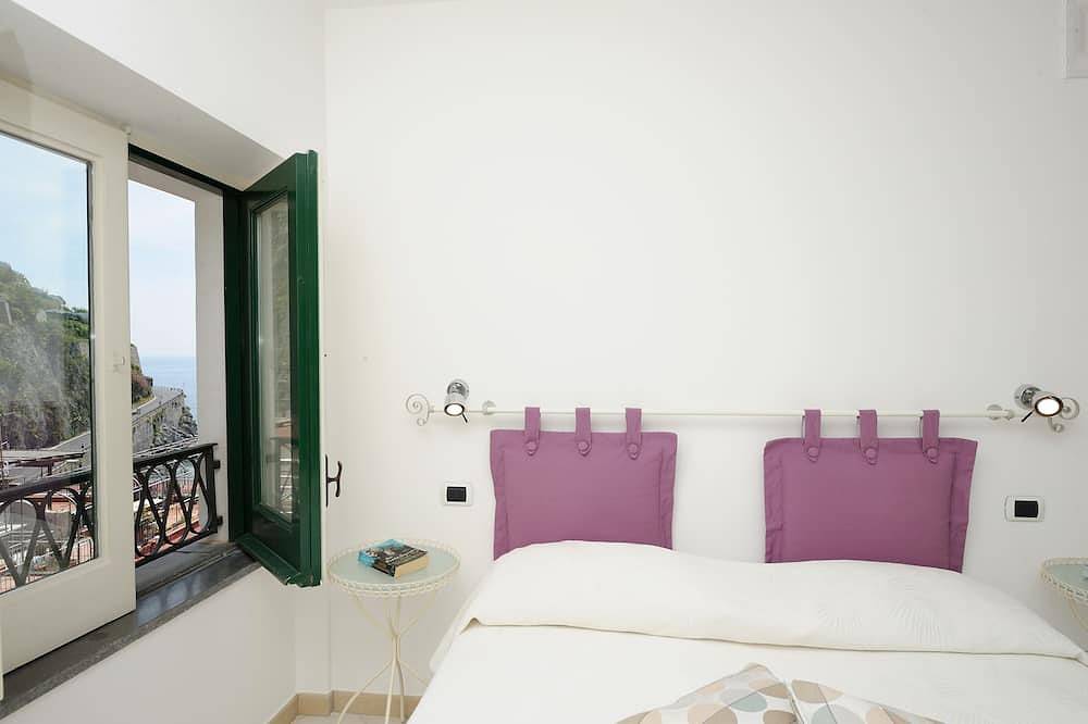 Entire apartment, Ananas - Sea View - Fruit Flats by Amalfivacation.It in Minori, Amalfi Coast