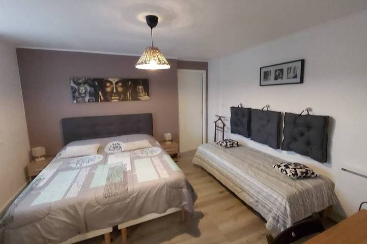 Location de vacances pour 3 personnes, avec Terrasse et Jardin à Aubin - 2