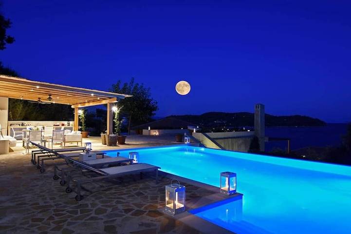 Ferienhaus für 12 Personen, mit Balkon und Garten auf Skiathos