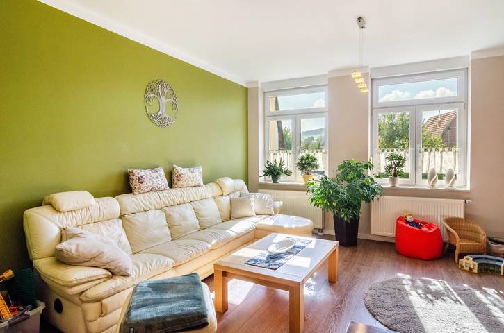 Ganze Wohnung, Ferienwohnung Theo im Ferienhaus "Alte Schule" mit Bergblick, Gemeinschaftsterrasse und Wi-Fi in Region Eichsfeld