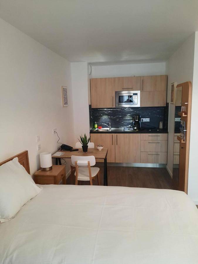 Location de vacances pour 2 personnes, avec jardin et sauna ainsi que vue et piscine à Provins - 4