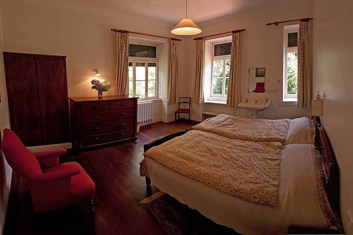 Das Haupthaus Quinta das Colmeias befindet sich auf einem Bio-Bauernhof in Madeira in Santo António da Serra, Madeira