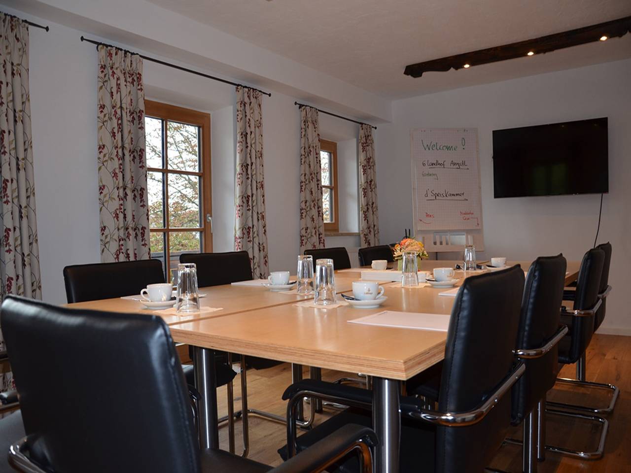 Landhof Angstl - Gästezimmer und Tagungsraum - Doppelzimmer, 18 qm², mit Du/Wc z.B. "d'Bauernstubn" in Höslwang, Chiemsee