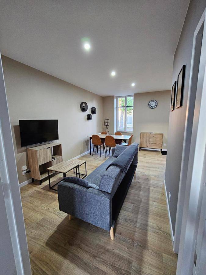 Appartement entier, Appartement Le 96 in Lurcy-Lévis, Allier