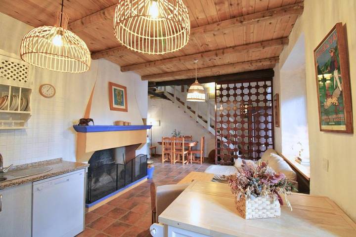 Apartamento para 4 personas, con piscina además de jardín y terraza en Alájar