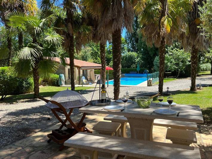 Cottage pour 5 personnes, avec piscine ainsi que jardin et vue à Camarsac