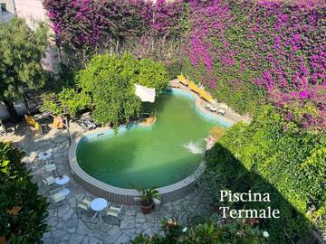 Hôtel pour 2 personnes, avec piscine ainsi que jardin et balcon dans Ischia Porto