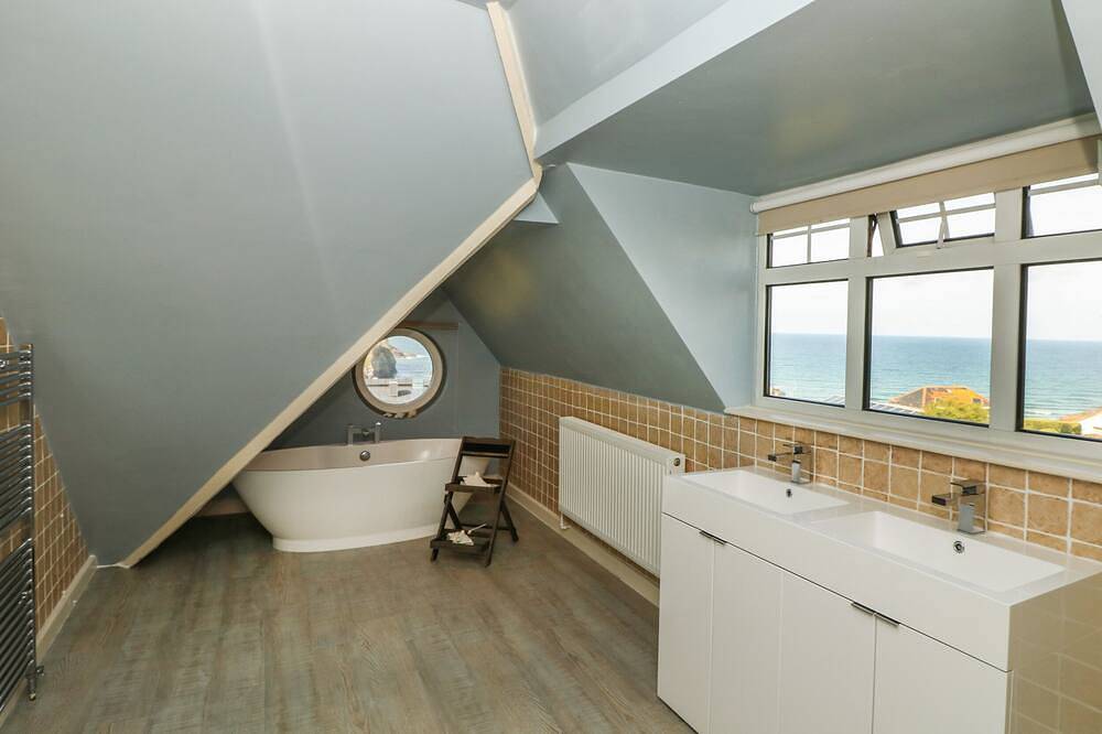 Trelawns, family friendly, character holiday cottage in Mawgan Porth in Mawgan Porth, Cornwall