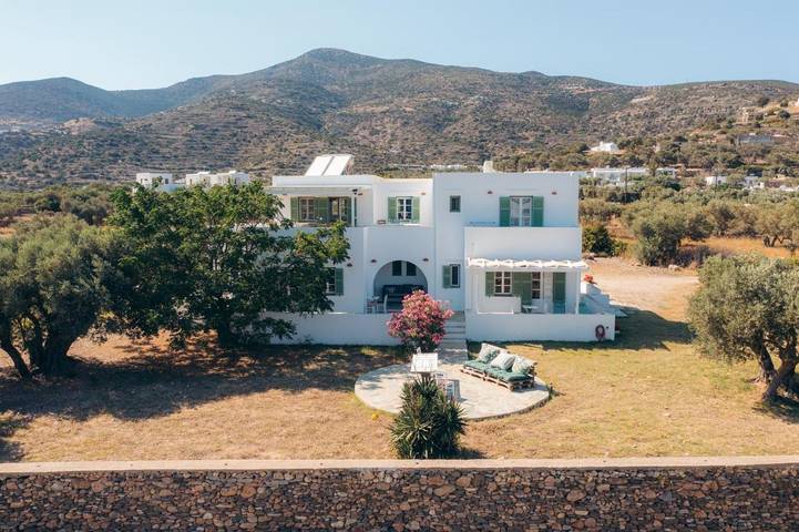 Gîte pour 5 personnes, avec vue et jardin, animaux acceptés dans Platis Gialos Sifnos