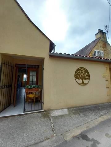 Gîte pour 5 personnes, avec piscine et terrasse, animaux acceptés à La Roque-Gageac