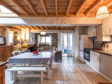 Vacation House for 8 Guests in Sazos, South-west France, Picture 3