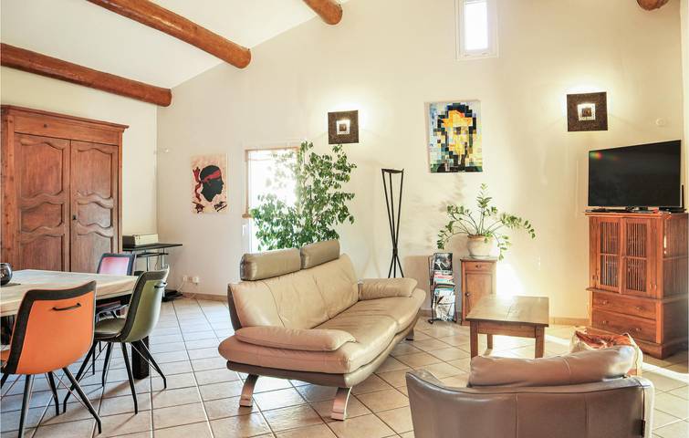 Location de vacances pour 6 personnes, avec jardin ainsi que terrasse et piscine à Montélimar - 4