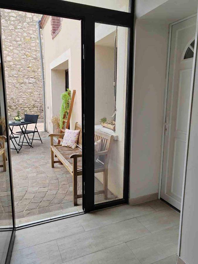 Appartement entier, One-Bedroom Apartment in Montargis, Région de Montargis
