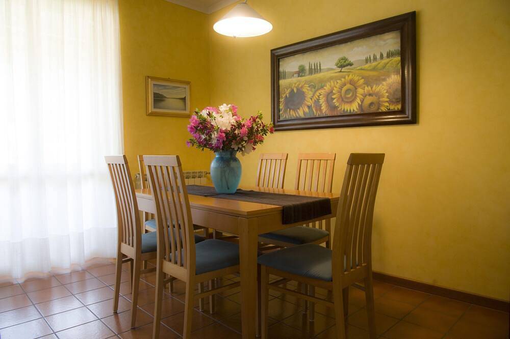 Ganze Wohnung, Zentral und ruhig gelegene 3½-Zimmer-Wohnung mit herrlicher Seesicht in Cannero, Cannero Riviera
