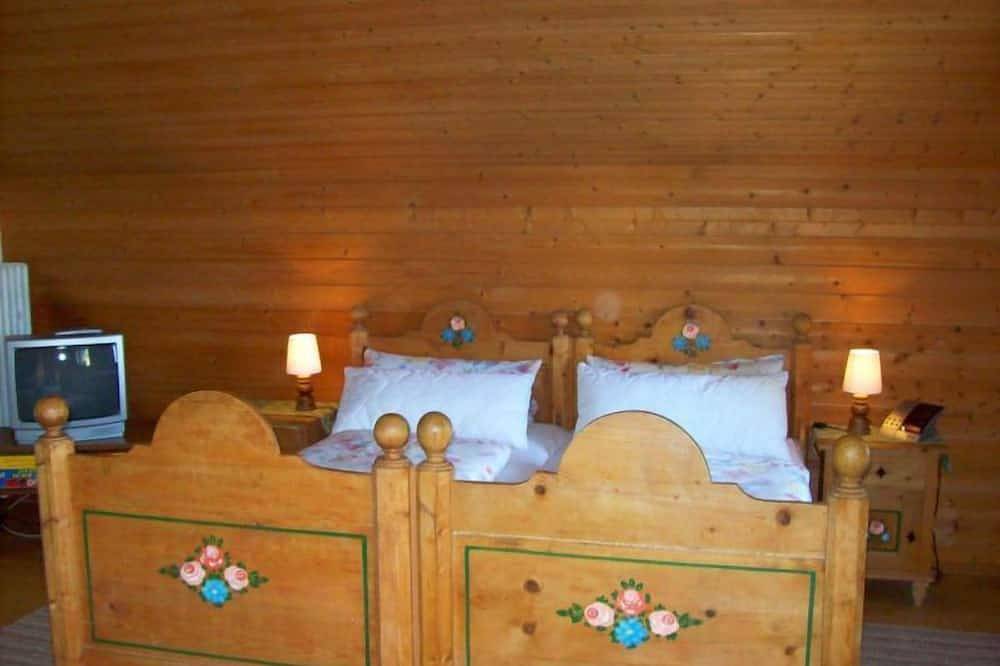 Ganze Wohnung, Ferienwohnung 50m², 2. Stock, 1 Schlafzimmer, Wohn/Schlafzimmer, Tv, Balkon in Frasdorf, Chiemsee