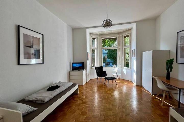 Ganze Wohnung, New Villa Apartment, Sleeps 6, Balcony, Ideal for Football Teams Schalke 04! in Gelsenkirchen, Ruhrgebiet