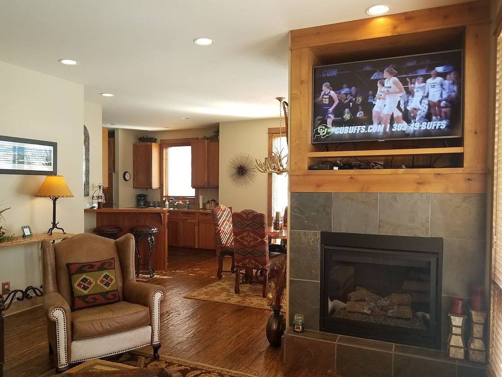 Ganze Wohnung, Ski-In / Out -10% Rabatt Januar Eckterrasse 2Br / 2Bth Deck, Kamin, Garage in Mountain Village, Telluride Ski Resort