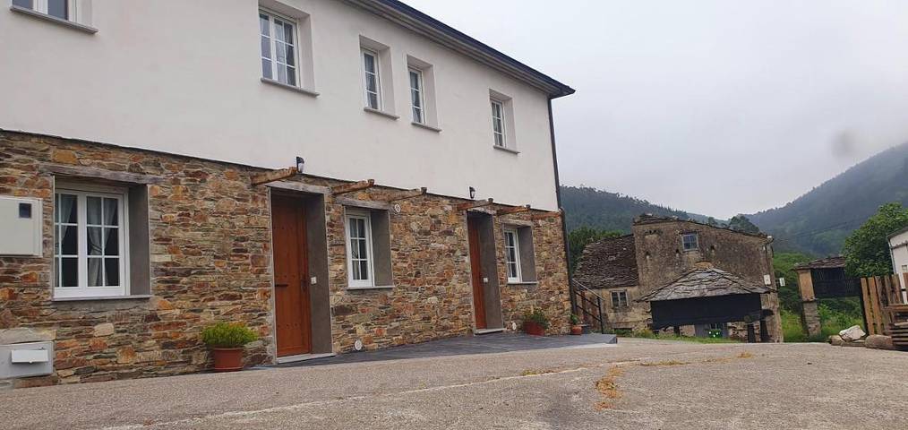 Casa rural para 4 personas, con Balcón y Terraza además de Jardín y Vistas en Taramundi