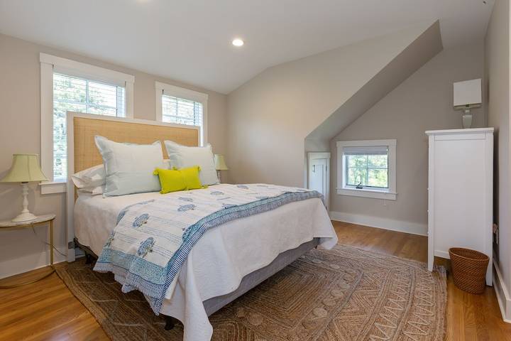Vacation rental for 8 people, with terrace and yard in Nantucket Island
