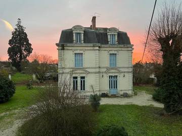 Gîte pour 6 personnes, avec jardin à Chabris