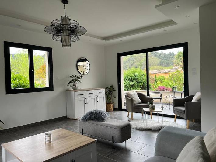 Location de vacances pour 10 personnes, avec Balcon et Jacuzzi ainsi que Terrasse et Jardin à Lalevade-d'Ardèche - 2