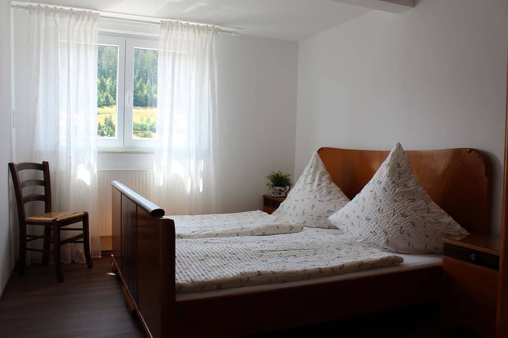 Ganze Wohnung, Zentrumsnahe Ferienwohung mit Blick auf Mitteltal. in Mitteltal, Baiersbronn