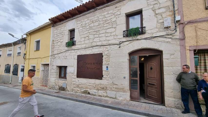 Casa rural para 12 personas, con piscina además de jardín y vistas en El Cerrato