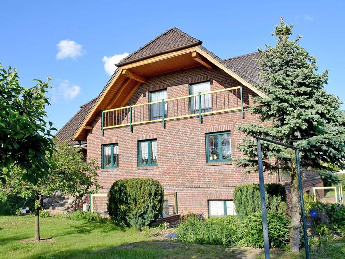 Ferienwohnung für 4 Personen, mit Terrasse und Garten in Garz/Rügen