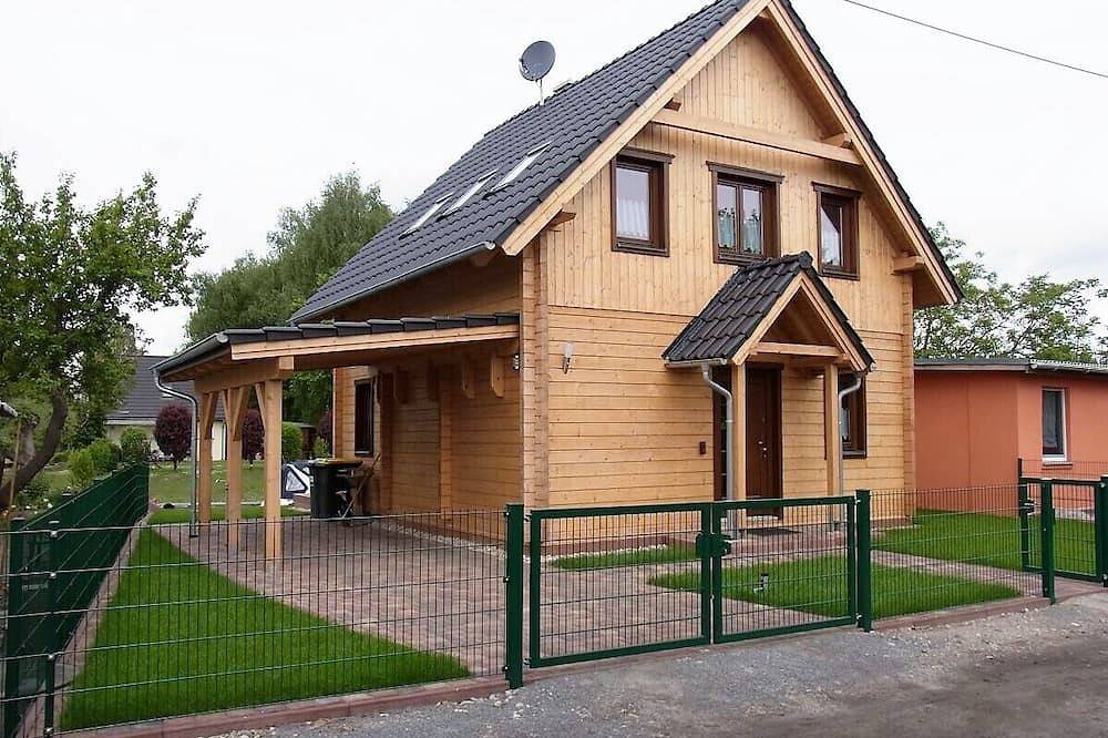 Ferienhaus direkt am Wasser mit eigenem Motorboot in Ketzin, Havelland