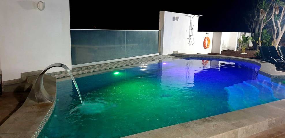 Chalet para 4 personas, con piscina y jardín - 1