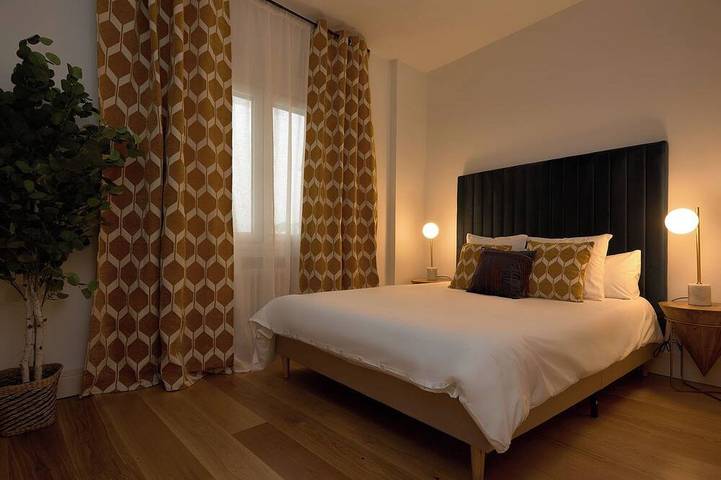 Ganze Wohnung, Oase & Design im Zentrum von Alcalá | 3 Schlafzimmer | 2 Bäder | Privater Patio in Alcalá de Henares, Área Metropolitana de Madrid