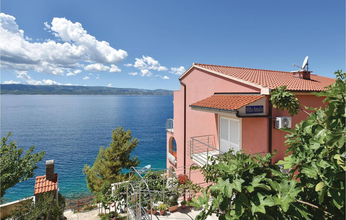 Appartement de vacances entier, Charmant appartement à 2 km de la plage, avec terrasse et Wi-Fi in Céline, Omiš-Riviera