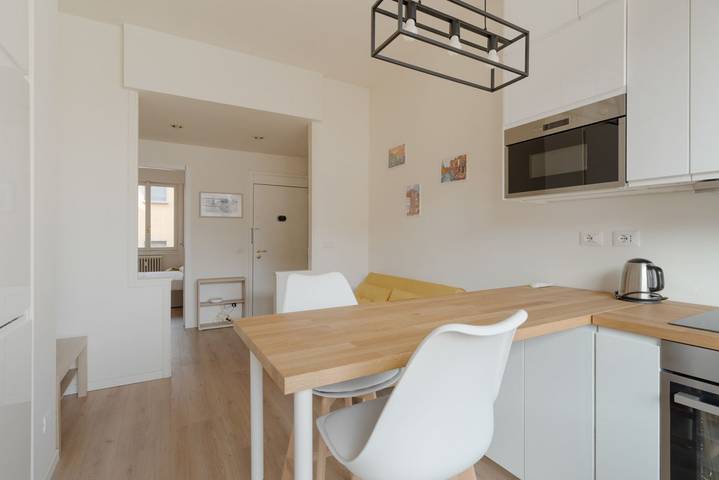Geheel appartement, Vakantieappartement voor 4 personen met balkon/terras in Milaan, Provincie Milaan