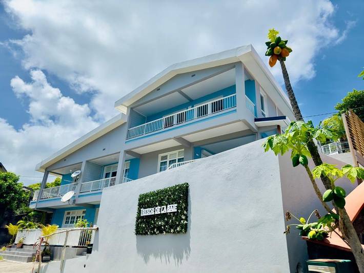 Location de vacances pour 6 personnes, avec vue ainsi que balcon et piscine à Tartane - 3