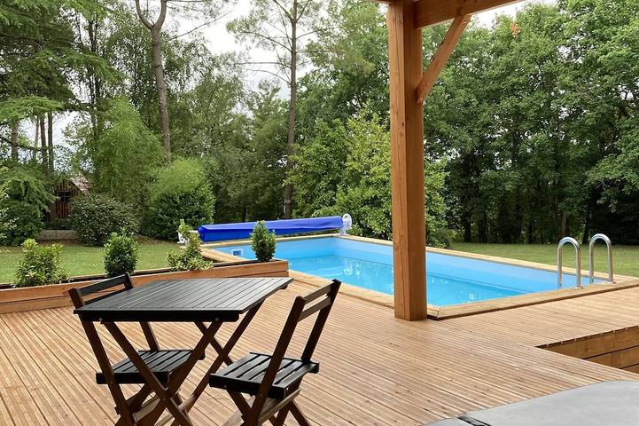 Gîte pour 2 personnes, avec Jacuzzi ainsi que Terrasse et Jardin à Saint-Cassien