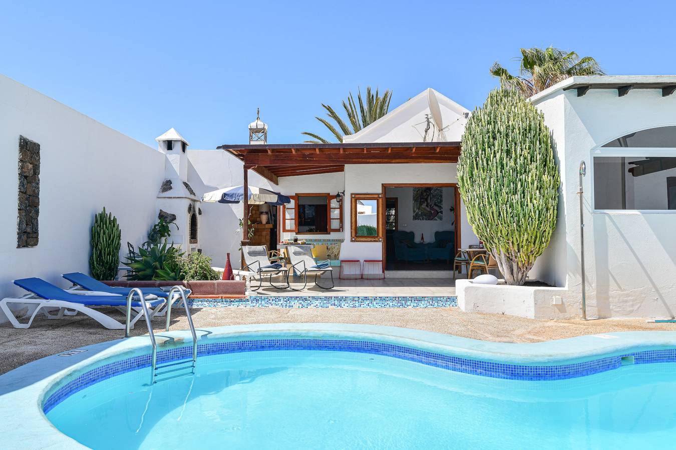 Villa Alex con Wifi y Piscina in Puerto del Carmen, Tías