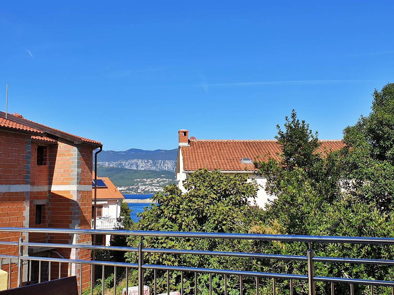 Ganze Wohnung, Apartment Rea - 220 m vom Meer, Haustiere wilkommen, privater Parkplatz, Terrasse in Silo (Krk), Krk