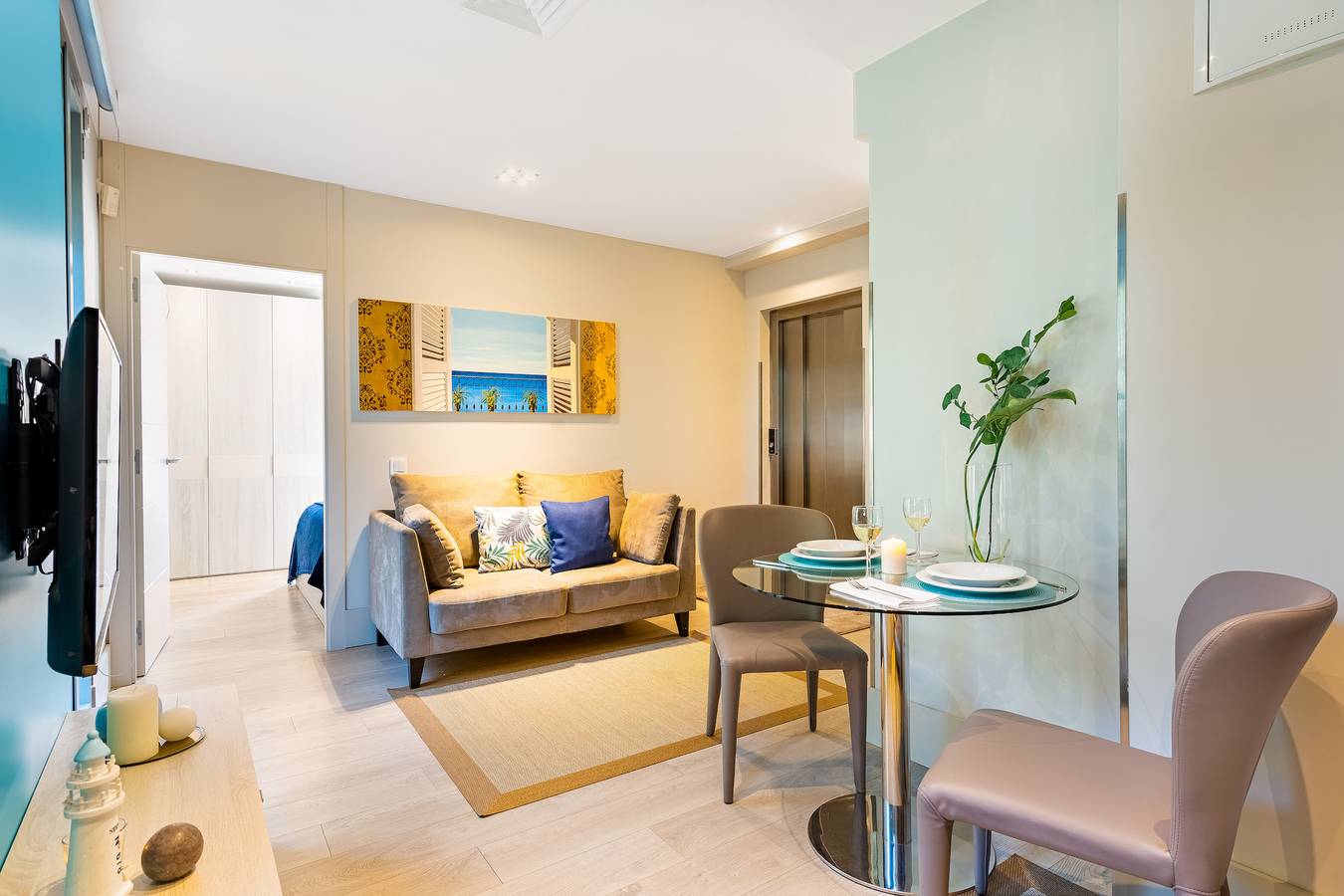 Ganze Wohnung, Ferienwohnung für 4 Personen mit Balkon in Barcelona Zentrum, Barcelona