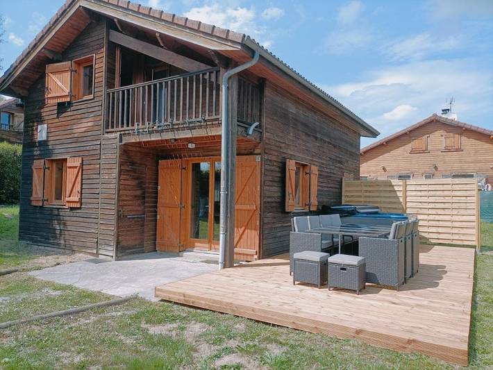 Maison de campagne pour 8 personnes, avec vue sur le lac ainsi que vue et jardin, animaux acceptés à Cunlhat - 3