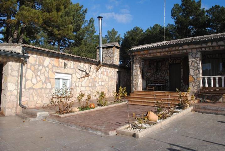 Casa rural para 12 personas, con Terraza y Jardín además de Piscina y Vistas en Provincia de Cuenca - 4
