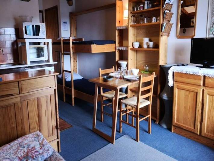 Gîte pour 3 personnes, avec balcon, adapté aux familles dans Office De Tourisme De Notre Dame De Bellecombe - 3
