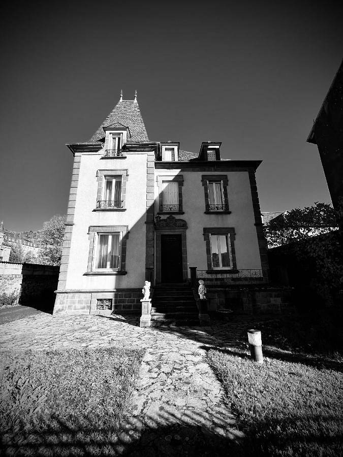 Chambre d’hôte pour 2 personnes, avec Terrasse et Jardin dans Prat de Bouc Haute Planèze