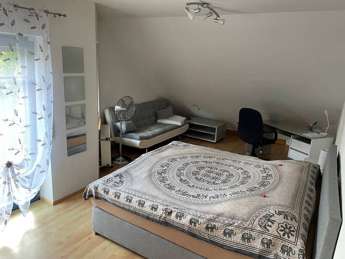 Appartement entier, Appartement 'Ferienwohnung Pappert' avec vue sur les montagnes, balcon et Wi-Fi in Ebersburg, Rhön-Hessen
