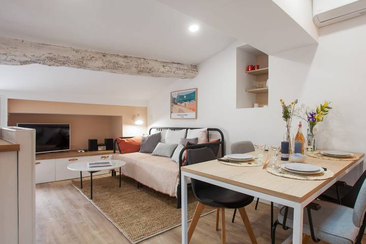 Location de vacances pour 4 personnes, avec terrasse, animaux acceptés à la La Ciotat