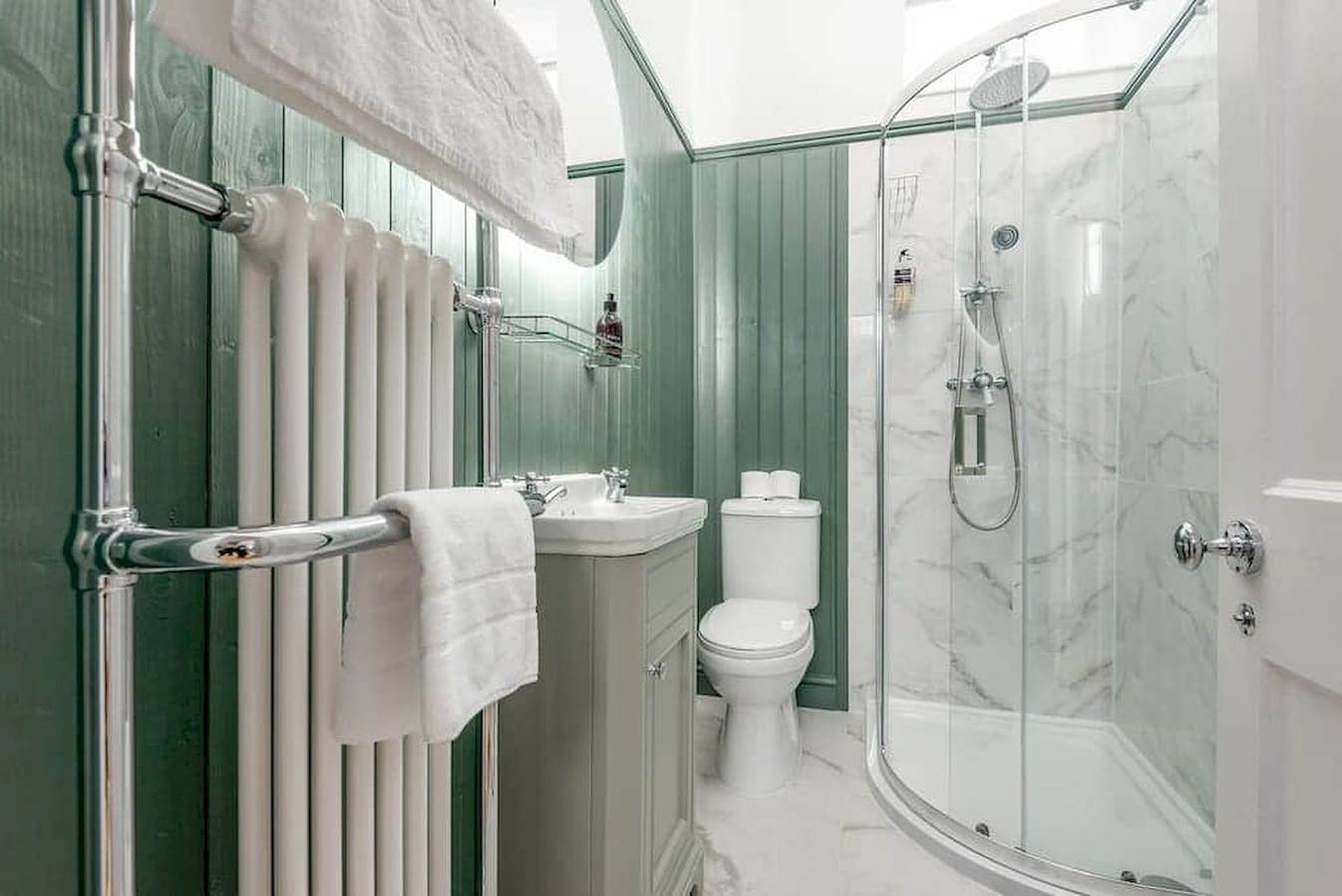 Entire apartment, Greyfriars Bothy in St Andrews, Fife region