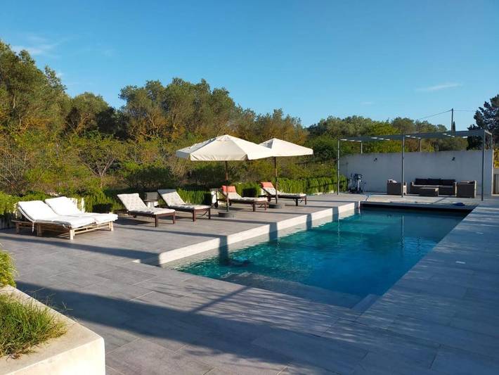 Maison d’hôte pour 3 personnes, avec piscine ainsi que vue et jardin