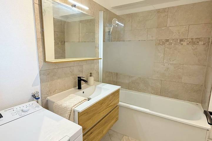 Apartamento entero, Brendy'Studio is located 7 minutes from Disneyland Paris in Magny-le-Hongre, Sena y Marne