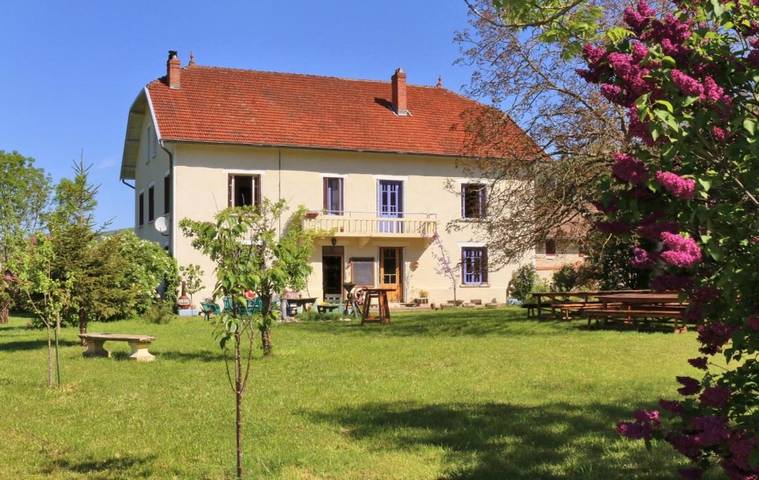 Chambre d’hôte pour 4 personnes, avec Piscine dans l' Ain