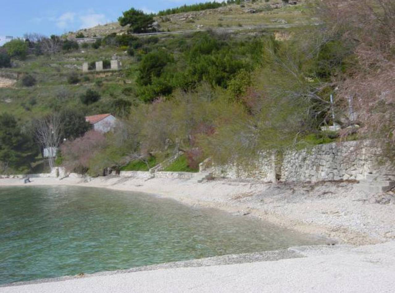 Ganze Wohnung, Ferienwohnung für 4 Personen mit Garten in Stanici, Omis-Riviera