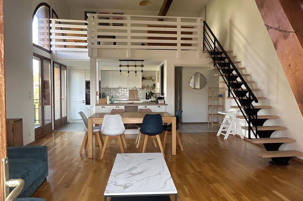 Apartamento entero, Modern and bright family loft – near Annecy in Metz-Tessy, Región de Annecy